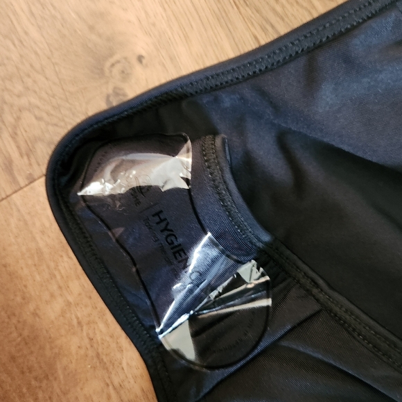 Cupshe Black Plunging Retro One-Piece - Picture 7 of 7